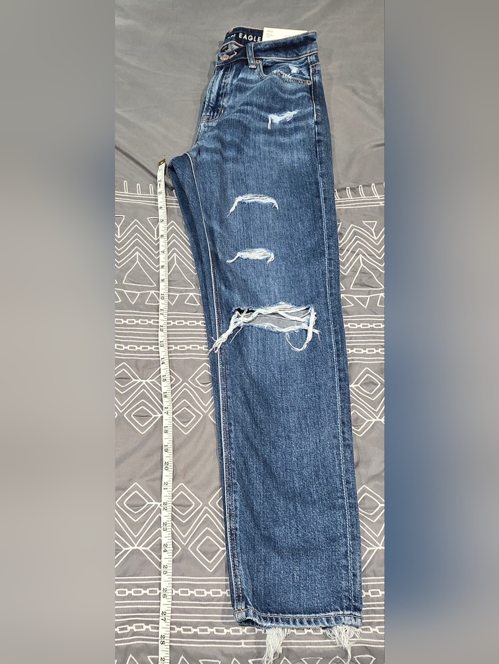 American Eagle High Waisted Distressed Mom Jeans Size 0/25 - Picture 3 of 9